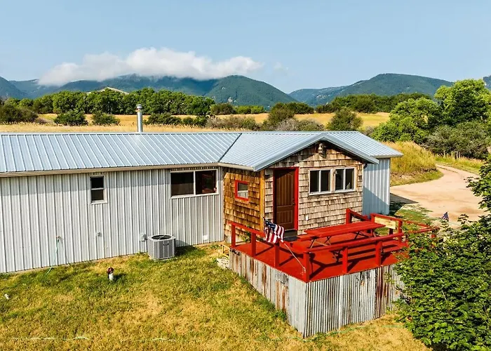 Awesome Retreat With Hot-tub With Serene Landscape Views In Wyoming Holiday home *
