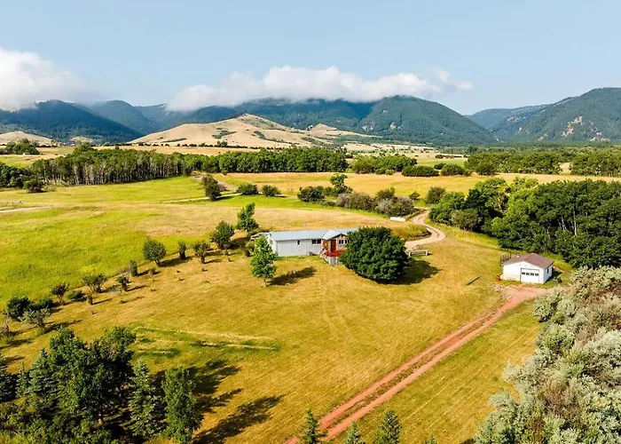 Holiday home Awesome Retreat With Hot-tub With Serene Landscape Views In Wyoming *